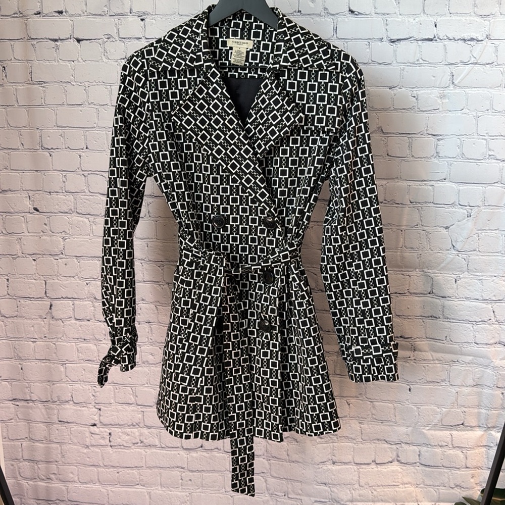 Vertigo Black & White Lined Jacket